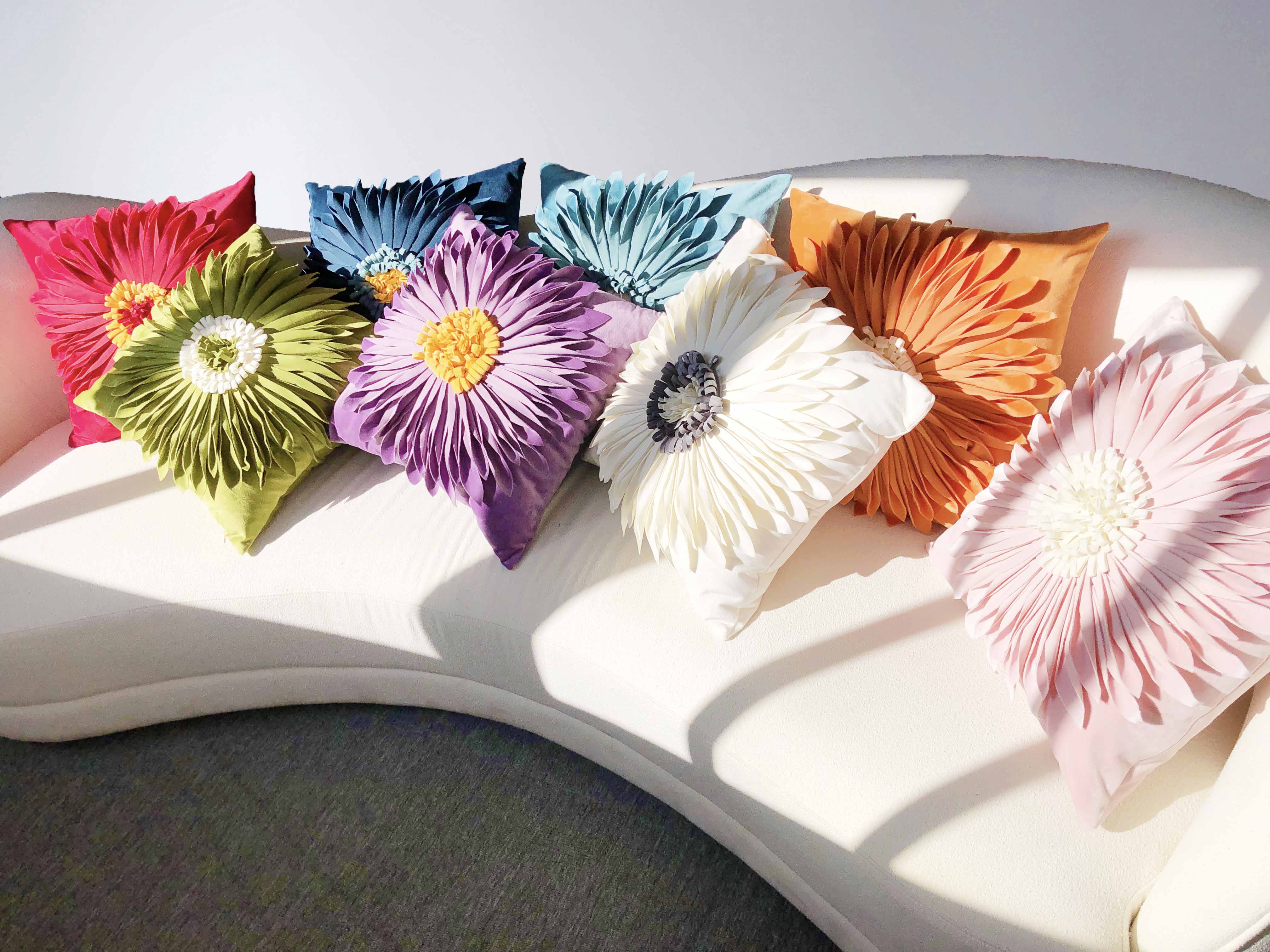 Three-dimensional flannelette flower shape throw pillow square