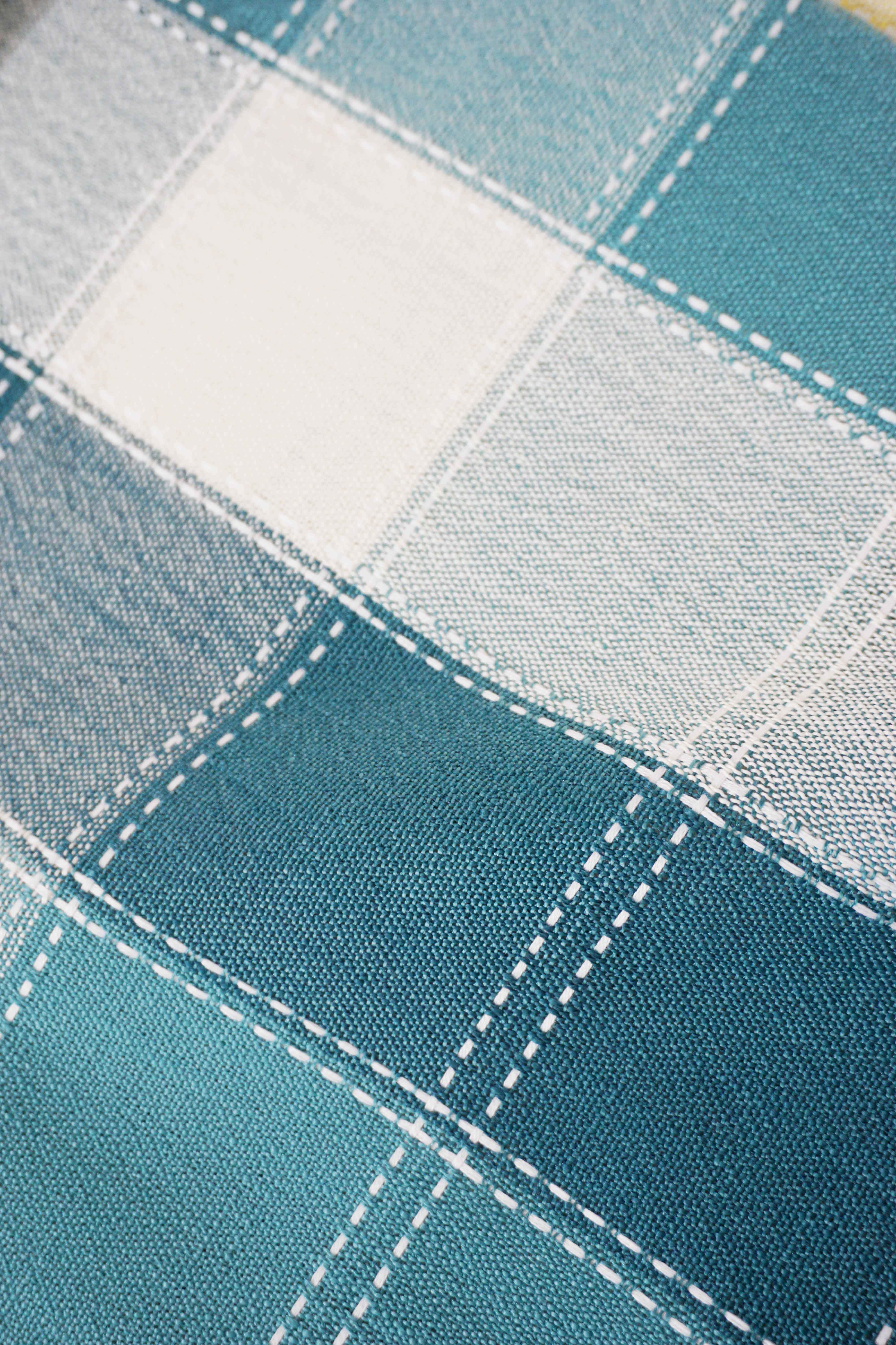 3052-Grid Pattern Fabric