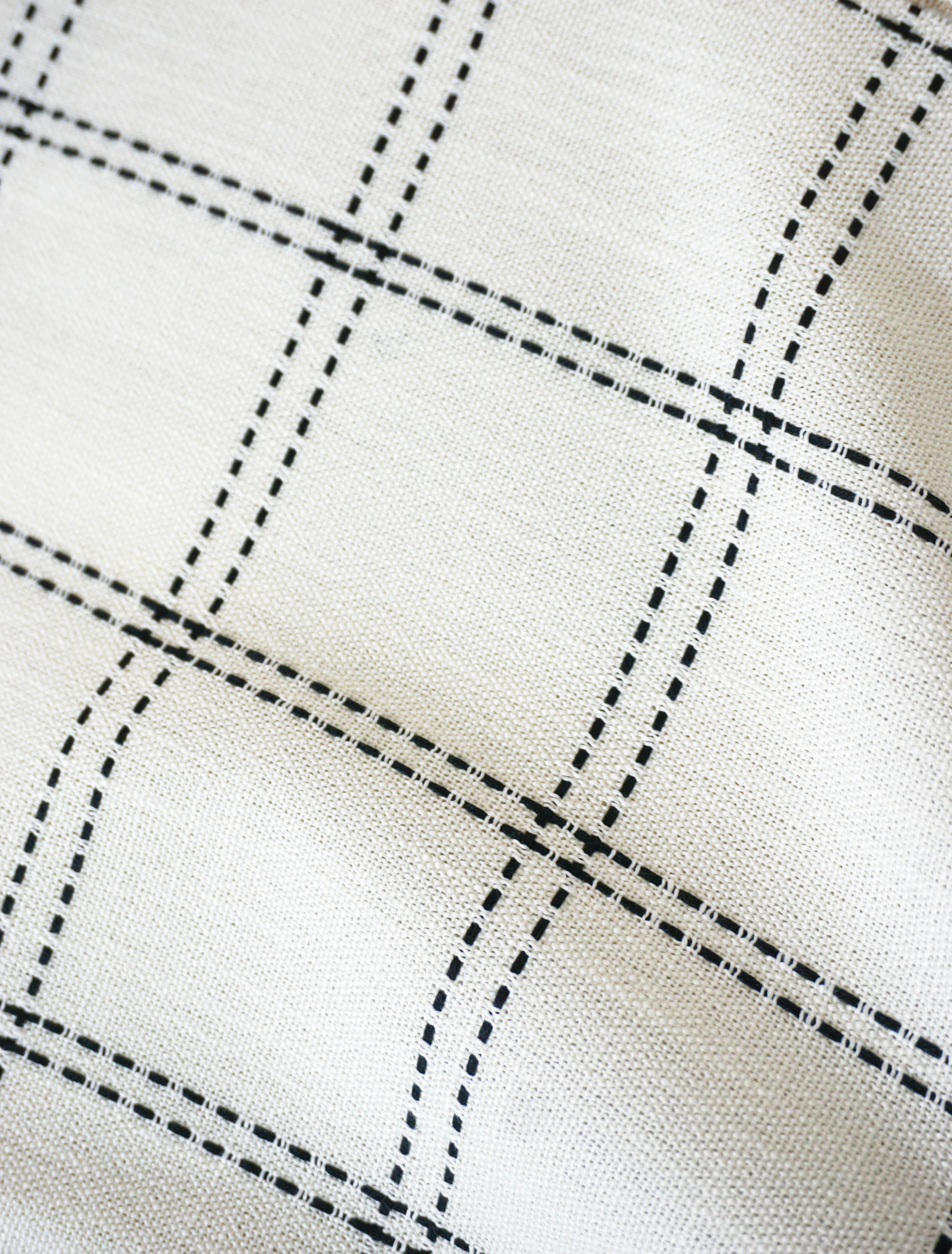 3052-Grid Pattern Fabric