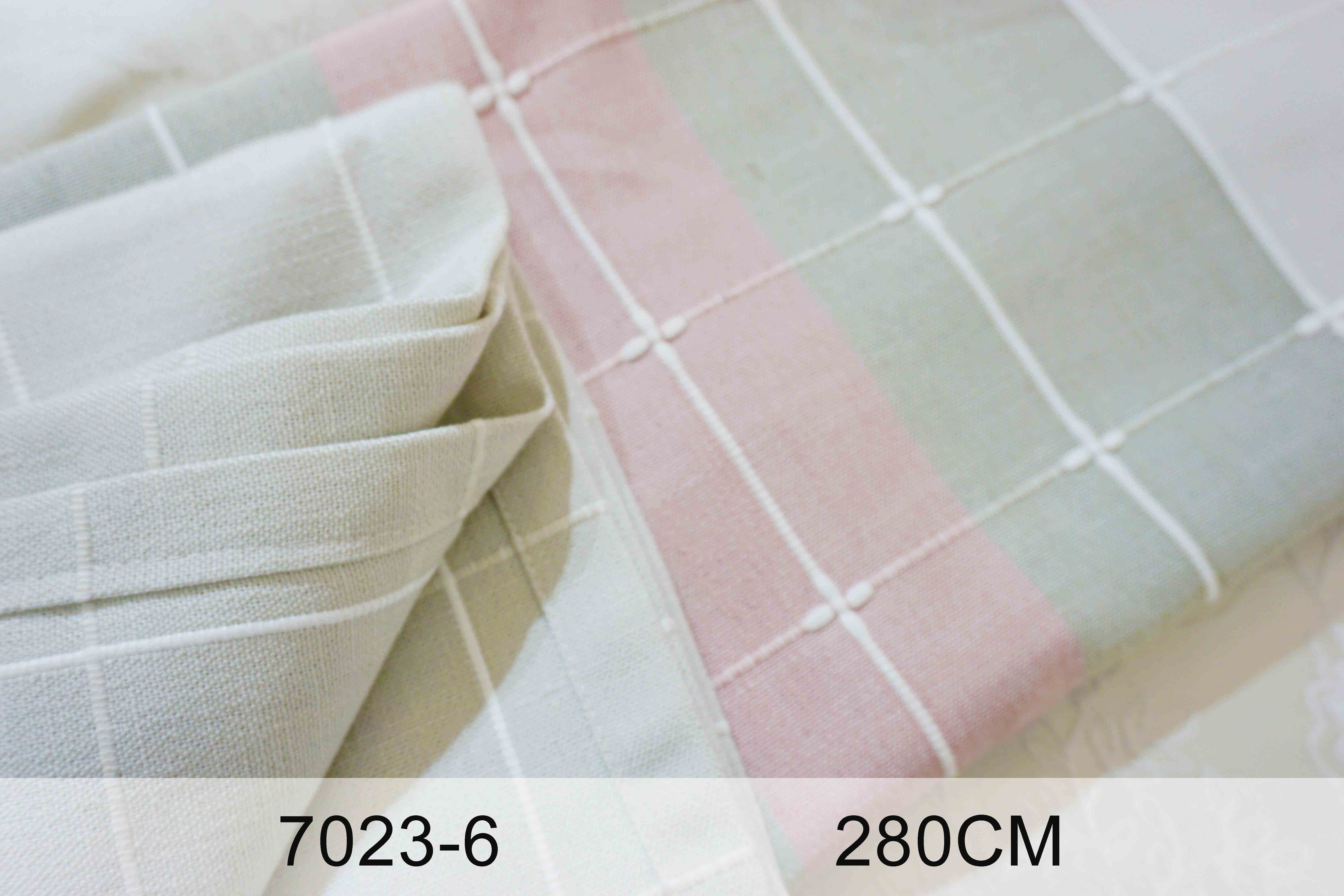7023-Grid Pattern Fabric